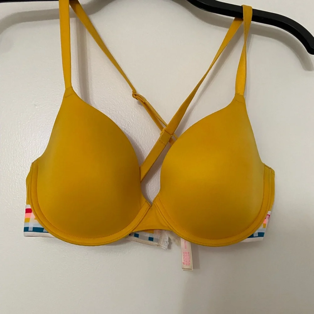 Pink bra - Picture 1 of 2